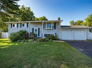 48 Clearview Dr, Wheatley Heights, NY 11798