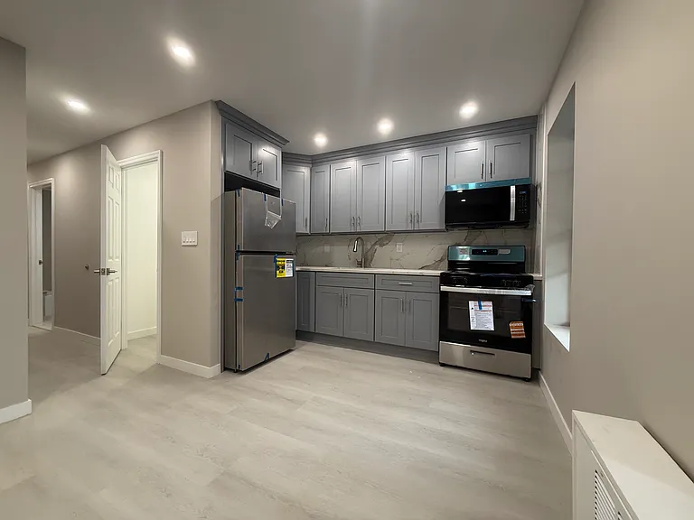 769 Dawson St #1 — Photo 6