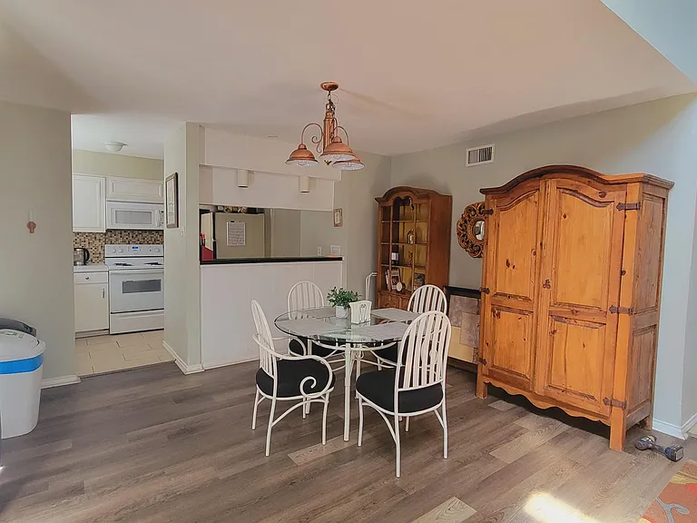 2709 N Bell Ave #3 — Photo 6