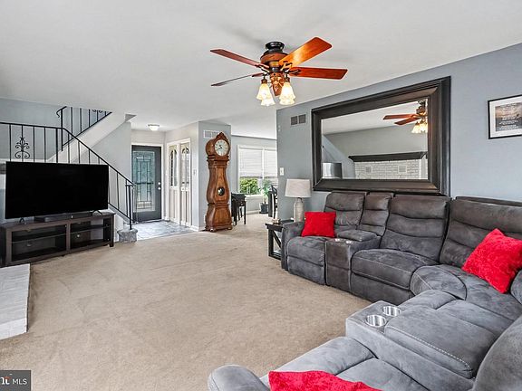 5th image of 100 Meadow Hill Dr