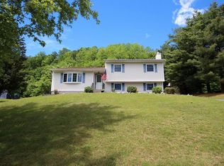 5 Hawks Nest Rd, Monroe, NY 10950