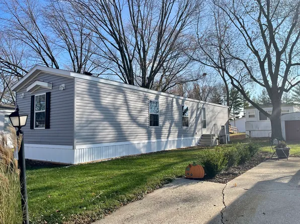 25 Bridle Ln #25, Monticello, IL 61856