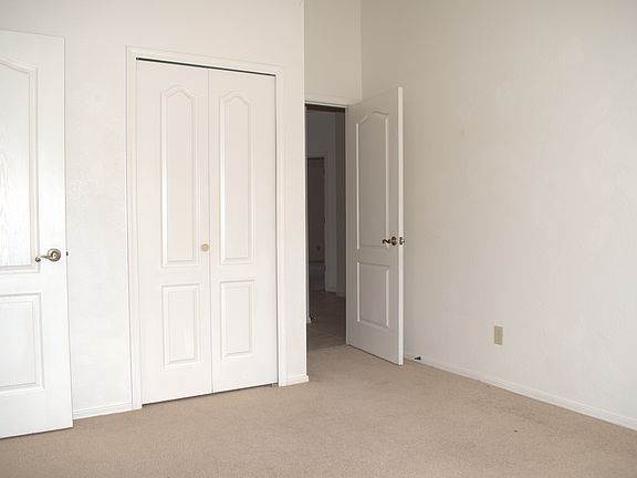 4th image of 2719 Southridge St