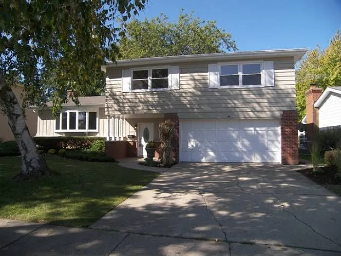 222 S Evanston Ave photo 1