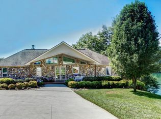 298 Norris Crest Dr, La Follette, TN 37766