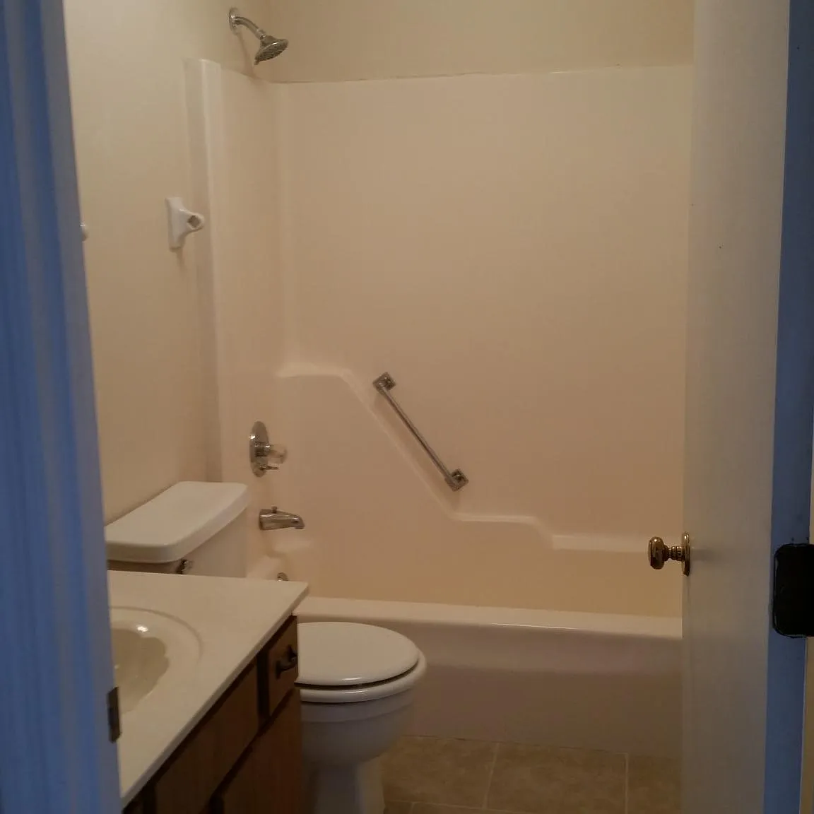 2 bed, 1.5 bath, 1000 sqft, $1,200 — Photo 2