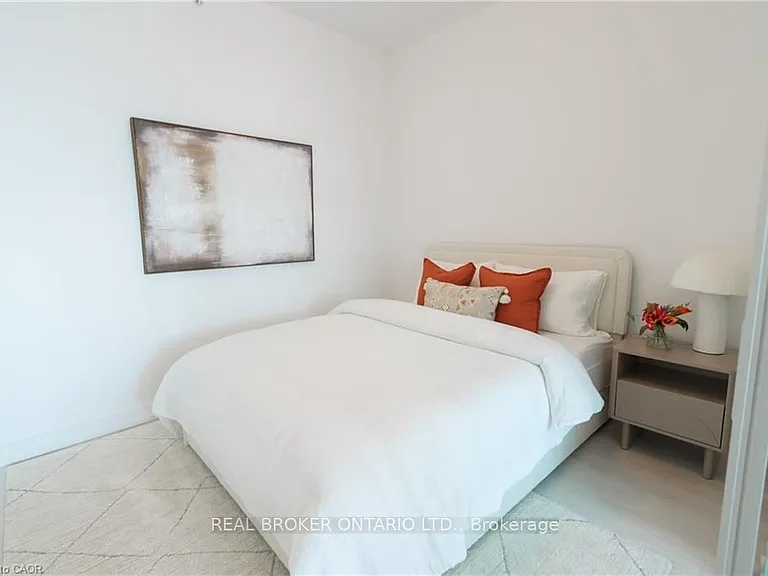 75 James St S #2701 — Photo 12