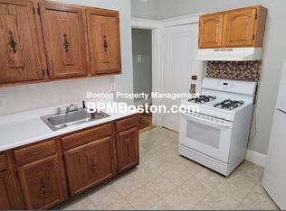 121 Hawthorne St #B3R, Chelsea, MA 02150