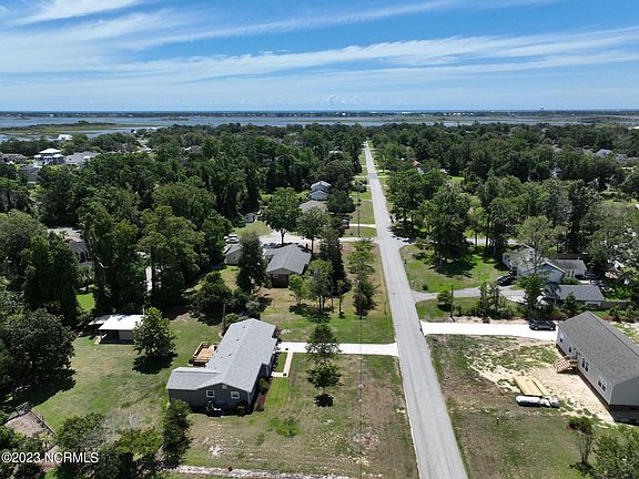 5th image of 113 Yaupon Drive