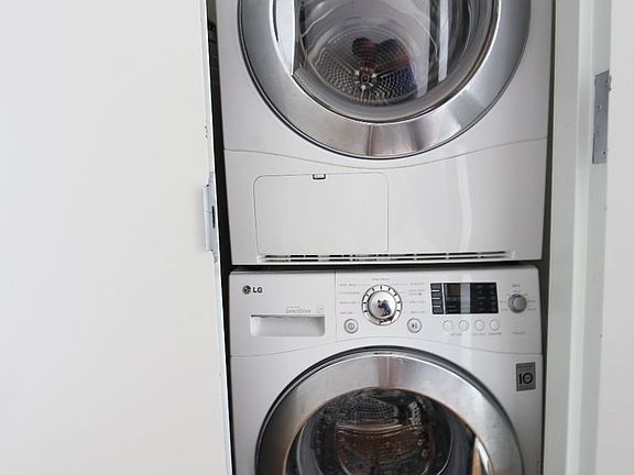 5th image of 392 Saint Marks Ave APT 5c