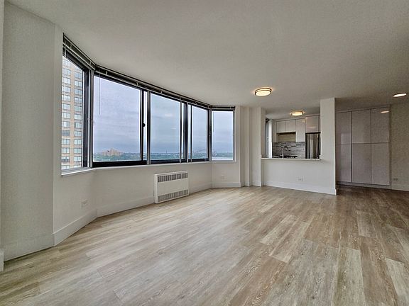 4th image of 1735 York Ave APT 16A