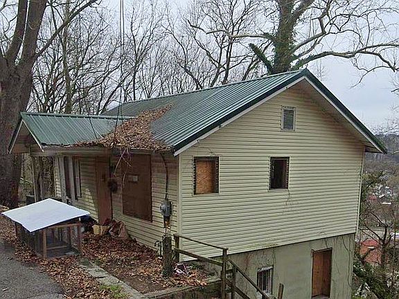 2nd image of 1585 Kilby St