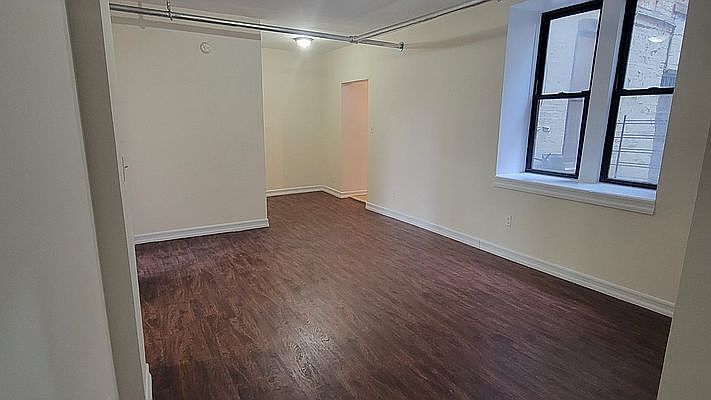 1st image of 2547 Aqueduct Ave W Space T2
