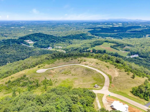30 Summit Dr, Rocky Mount, VA 24151
