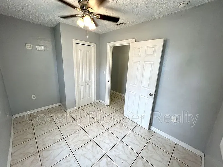 2308 E 15th Ave — Photo 12