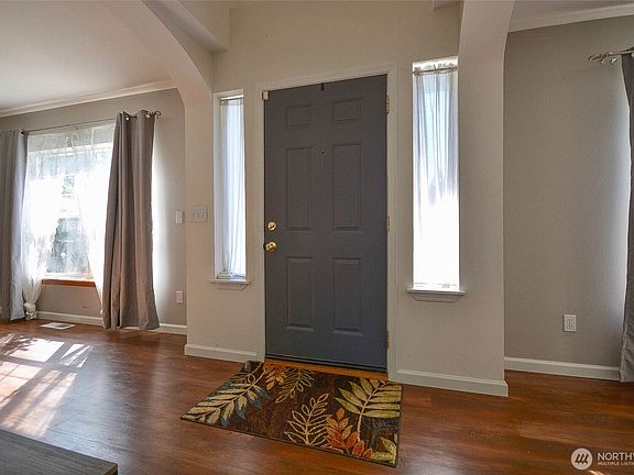 4th image of 1718 Redwood Place SE