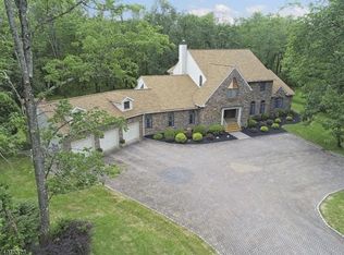 81 Perryville Rd, Pittstown, NJ 08867