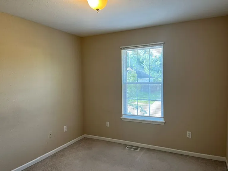 101 Amazon Dr — Photo 18