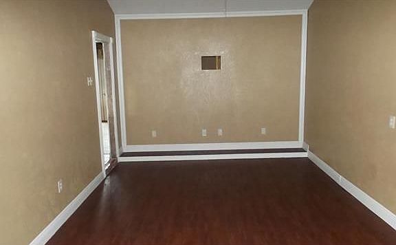 5th image of 428 Johns Hopkins Dr