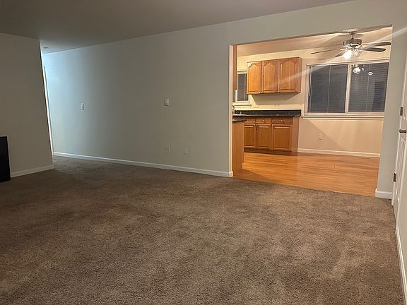 5th image of 3021 NE 140th St #5