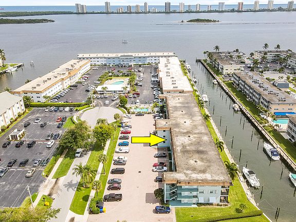 3rd image of 124 Shore Court #207