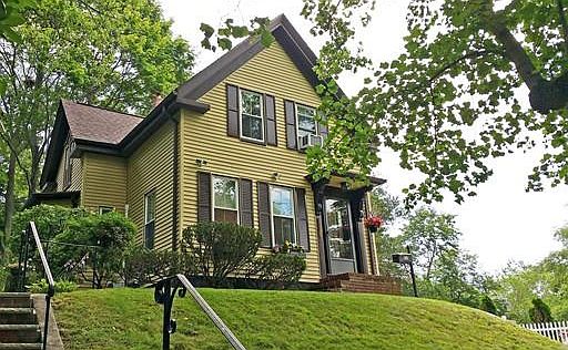 3rd image of 38 Elmwood Park