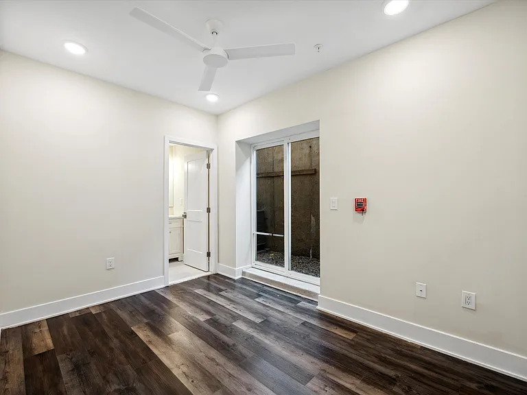 1804 W Berks St — Photo 53
