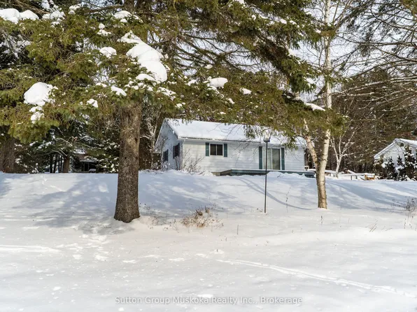64 Spruce Dr, Huntsville, ON P0B 1L0