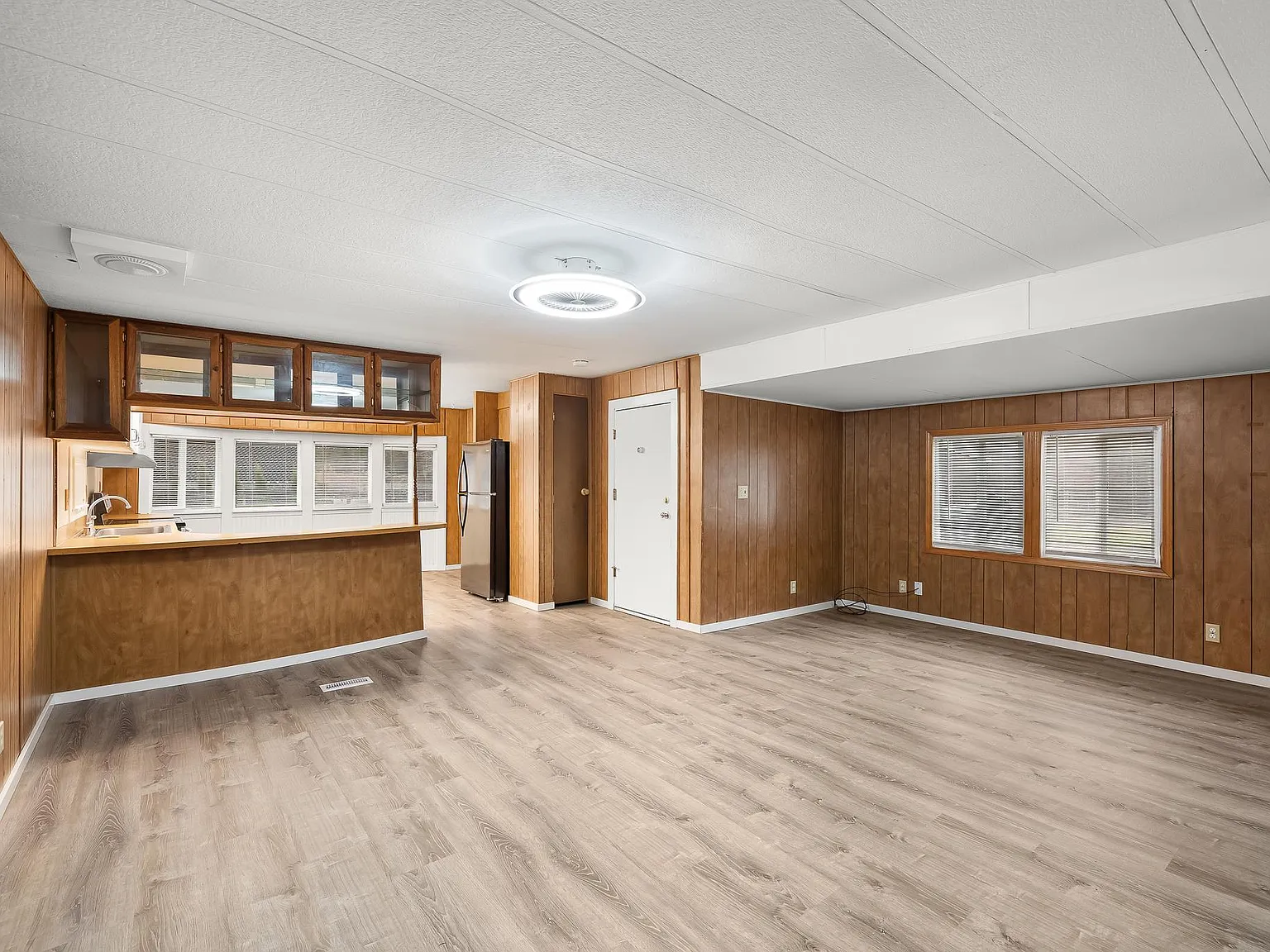 3 bed, 1.5 bath, 1000 sqft, $1,700 — Photo 3