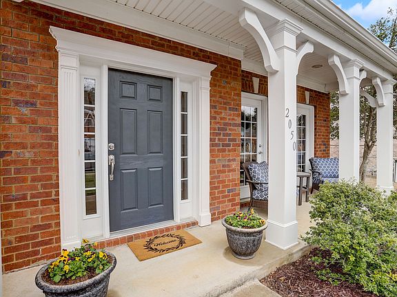 4th image of 2050 Delaware Dr