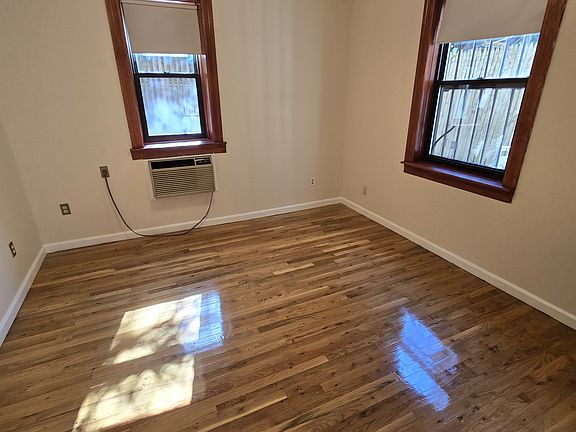 3rd image of 822 Union St #1B