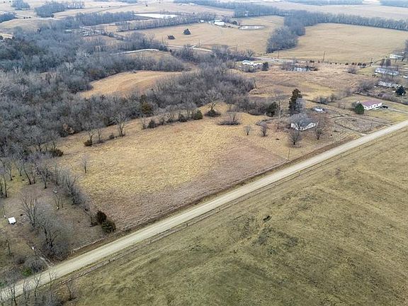 2nd image of 111 NW 800th Rd