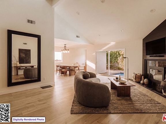 4th image of 15427 Leadwell St