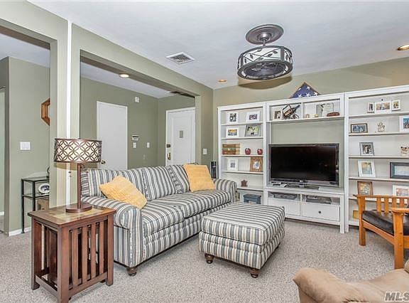 3rd image of 1209 E Broadway APT D21