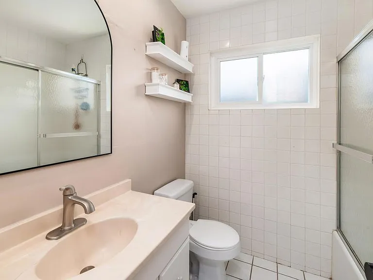 13425 Standish Dr — Photo 13