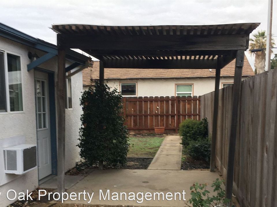 1st image of 1069 1/2 Souza Ave