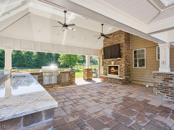 2nd image of 65 Washington Valley Rd