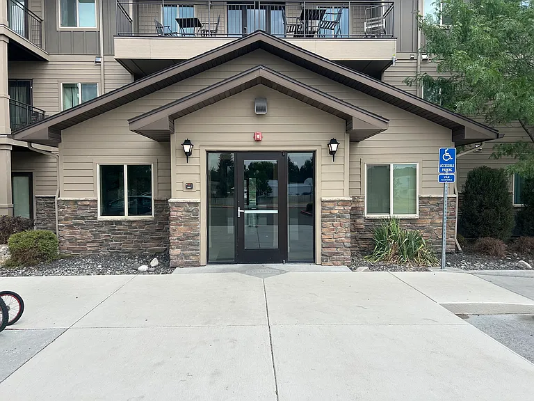 Grove at Riverside — Photo 10