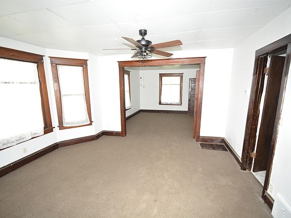 4th image of 1605 W 4th St