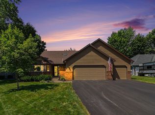 6408 Fawn Ln, Lino Lakes, MN 55014
