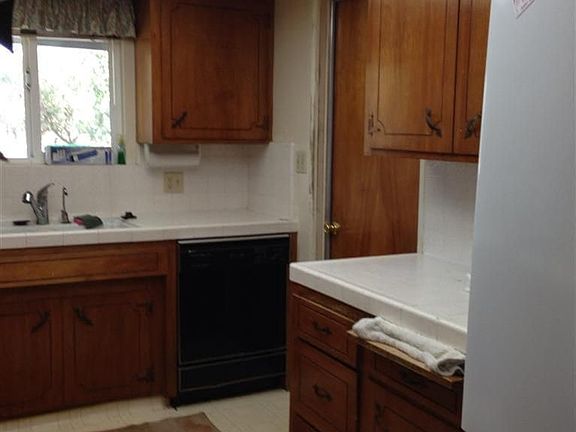 4th image of 6530 E Whitmore Ave