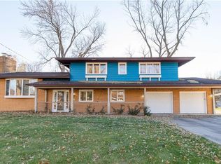 2916 Patricia Dr, Urbandale, IA 50322