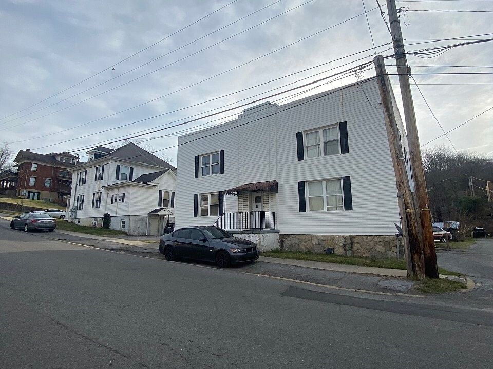 1st image of 209 College Ave