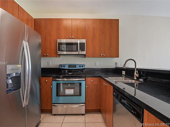 5th image of 1012 NE 30th Ave #1012