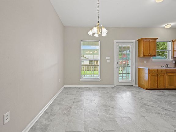 5th image of 265 Greenhaven Dr #0
