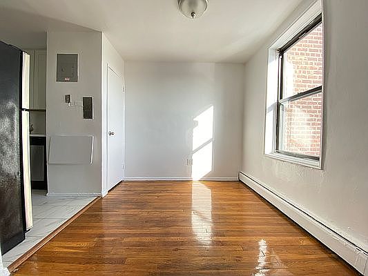 3rd image of 1110 Stadium Ave APT 4F