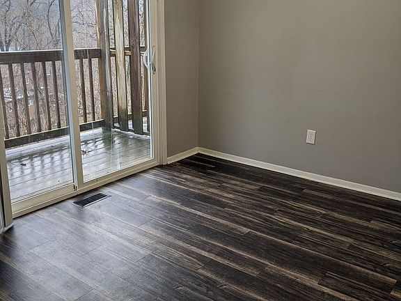 4th image of 3201 Schuetzen Ln #3203