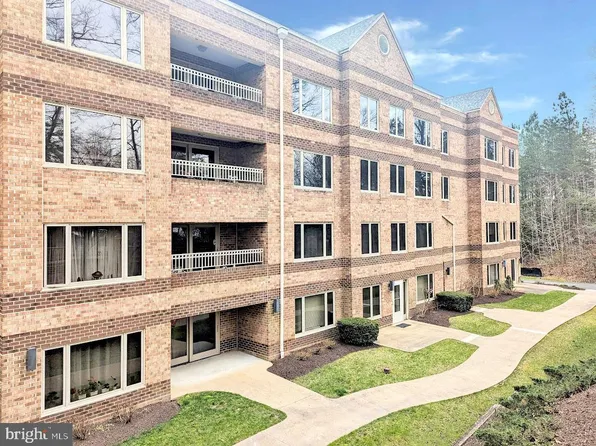 23140 Cobblestone Ln APT 303, California, MD 20619
