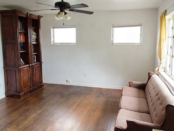 2nd image of 719 N Broadway