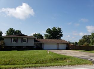 609 E Huron St, Irvington, IL 62848
